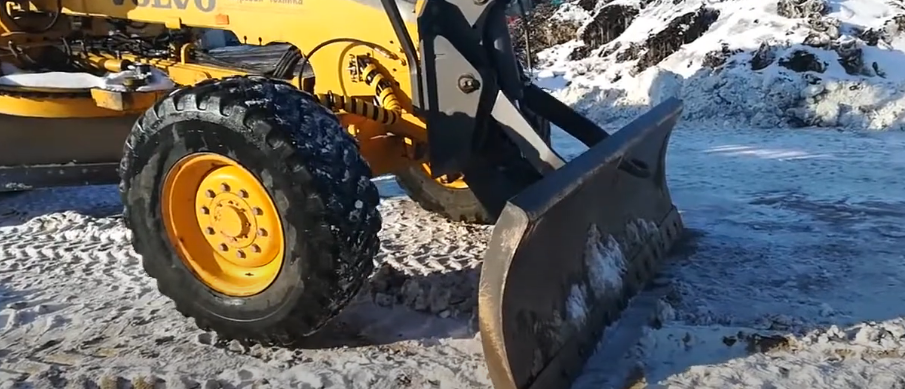 Автогрейдер Вольво G946